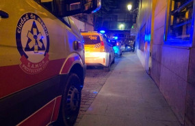 ep imagen de un vehiculo del samur-proteccion civil que acudio en la calle cedaceros tras producirse