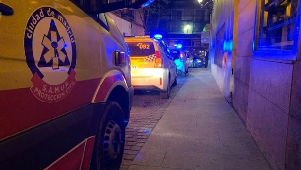 ep imagen de un vehiculo del samur-proteccion civil que acudio en la calle cedaceros tras producirse
