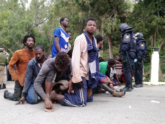 Inmigrantes llegan a Ceuta este viernes tras el último salto a la valla | EUROPA PRESS ep inmigrantes lleganceutaviernesel ultimo saltola valla
