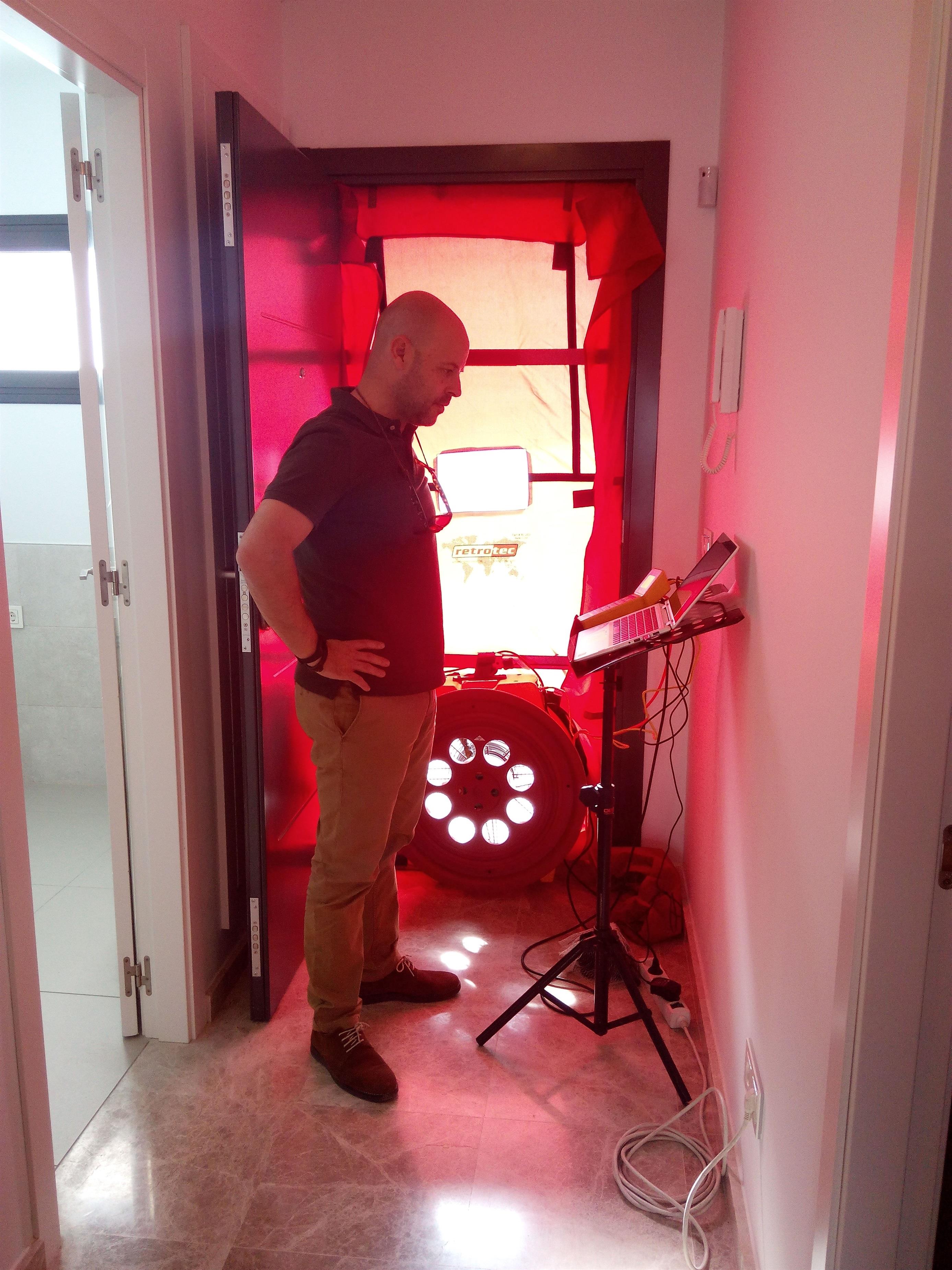 El innovador ensayo de hermeticidad al aire 'Blower Door' realizado por Insur | INSUR ep innovador ensayohermeticidadaire blower door realizadoinsur