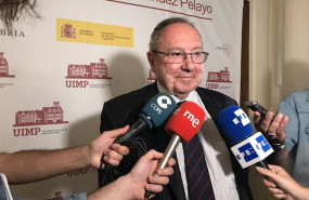 ep jose luis bonet hace declaraciones a los medios en la uimp ep jose luis bonet hace declaraciones a los medios en la uimp