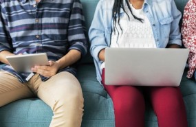 ep jovenes sentados sedentarismo usotecnologias
