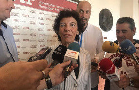 ep la portavozgobiernoministraeducacionfunciones isabel celaa atiendelos mediosla universidad internacional menendez pelayo