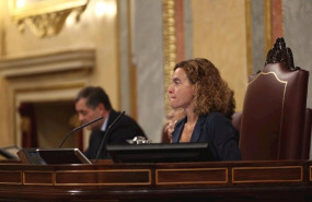 ep la presidenta del congreso meritxell batet en una sesion de control al fondo el secretario