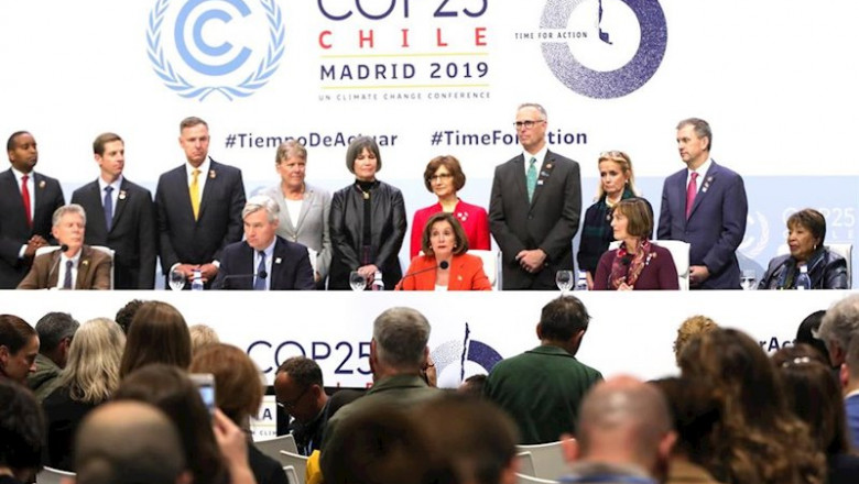 La presidente de la Cámara de Representantes de los Estados Unidos, Nancy Pelosi (con traje naranja), durante su intervención en la Conferencia de Naciones Unidas sobre el Cambio Climático (COP25), en Madrid (España), a 2 de diciembre de 2019. | Jesús Hellín - Europa Press ep la presidente de la camara de representantes de los estados unidos nancy pelosi con traje naranja
