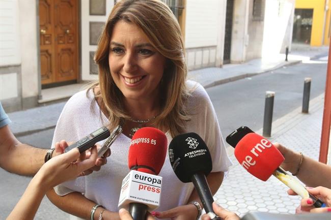 Susana Díaz atiende a los periodistas antes de la Comisión Ejecutiva del PSOE-A | EUROPA PRESS ep susana diaz atiendelos periodistasdecomision ejecutivapsoe-a