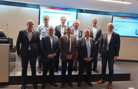 foto de grupo de los participantes de las diferentes mesas redondas en la presentacin del proyecto compromiso rural 