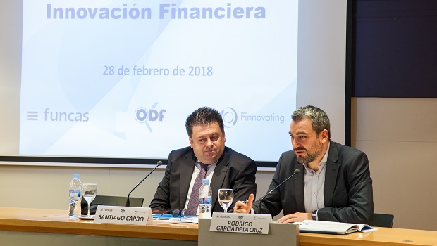Santiago Carbó, director de Estudios Financieros de Funcas, y Rodrigo García de la Cruz, ceo de Finnovating | Funcas barometro innovacion financiera