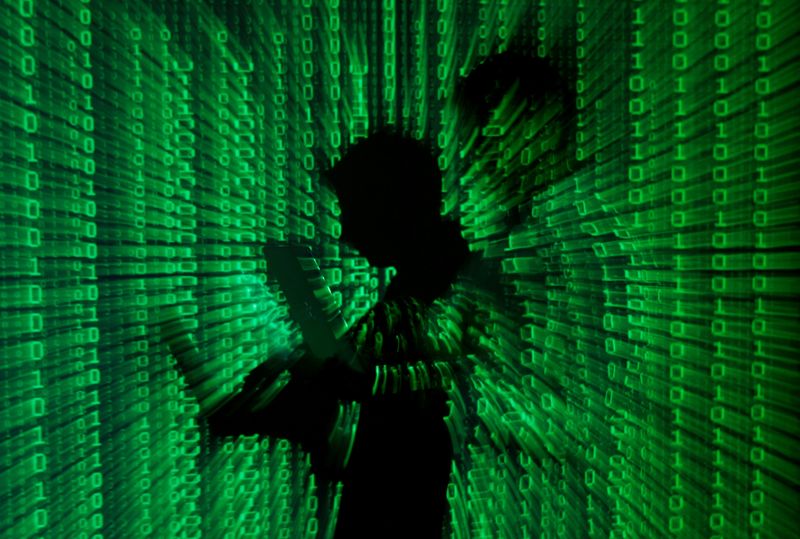 cybersecurite-data-ordinateur-clavier-chiffre-nombre-pirates-piratage-hacking-hackers-informatique