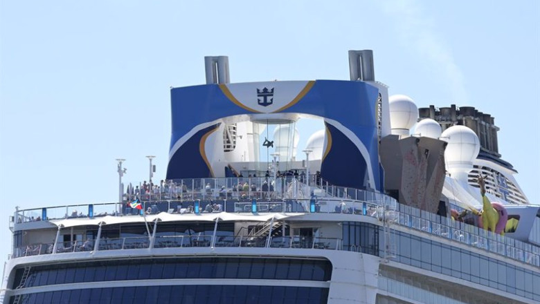 ep archivo el buque trasatlantico anthem of the seas atracado en el puerto de a coruna para salir ep archivo el buque trasatlantico anthem of the seas atracado en el puerto de a coruna para salir