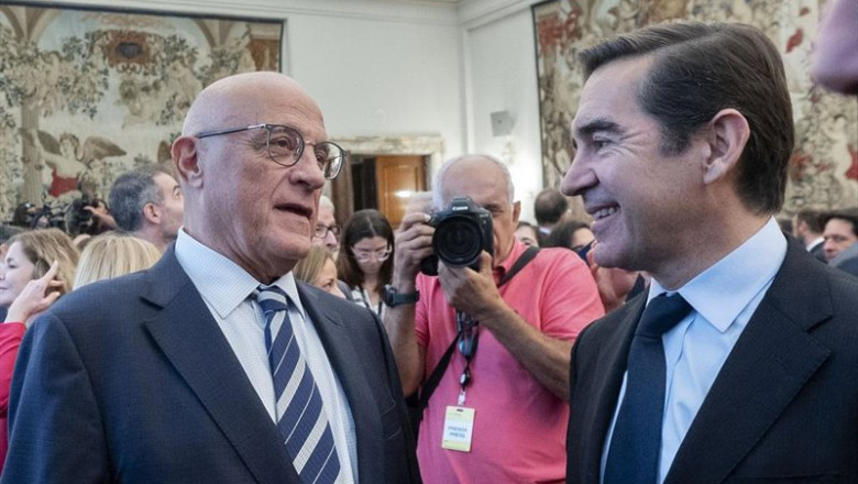 El presidente de BBVA, Carlos Torres, y el de Sabadell, Josep Oliu | ALBERTO ORTEGA / EUROPA PRESS - Archivo ep archivo foto de archivo el presidente del bbva carlos torres vila d y el presidente del banco