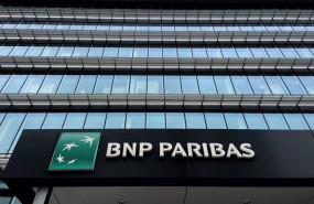 ep archivo   logo y letras de bnp paribas en la entrada a la sede en madrid del banco bnp paribas