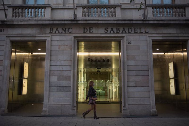 BlackRock sube su participación en Banco Sabadell al 3,36%