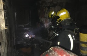 ep bomberosmalaga sofocandoincendiouna vivienda