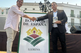 ep cartel oficial de llerena como uno de los pueblos mas bonitos de espana