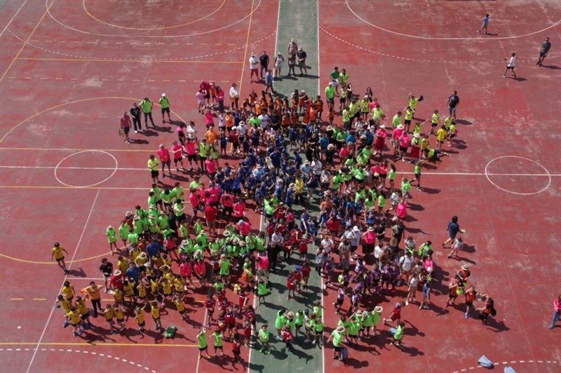 ep comienza la campana de concienciacion en los colegios de cris contra el cancer