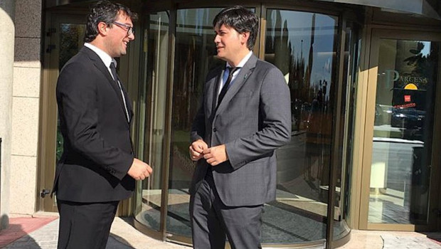 ep el consejero de ciencia del principado borja sanchez acude al tanatorio de la paz por el