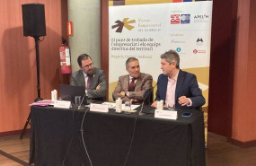 ep el presidente de renfe raul blanco el presidente del frum empresarial del llobregat santiago