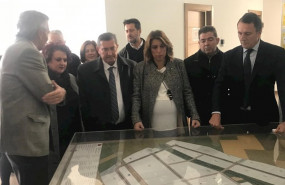 ep imagen de la secretaria andaluza del psoe susana diaz en la visita al parque metropolitano