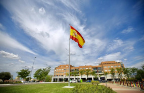 ep imagen de recurso de una bandera espanola en la localidad madrilena de las rozas