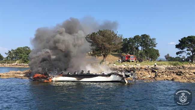 Incendio en un catamarán en Illa da Toxa, O Grove (Pontevedra) | XUNTA ep incendioun catamaranilla da toxa o grove pontevedra