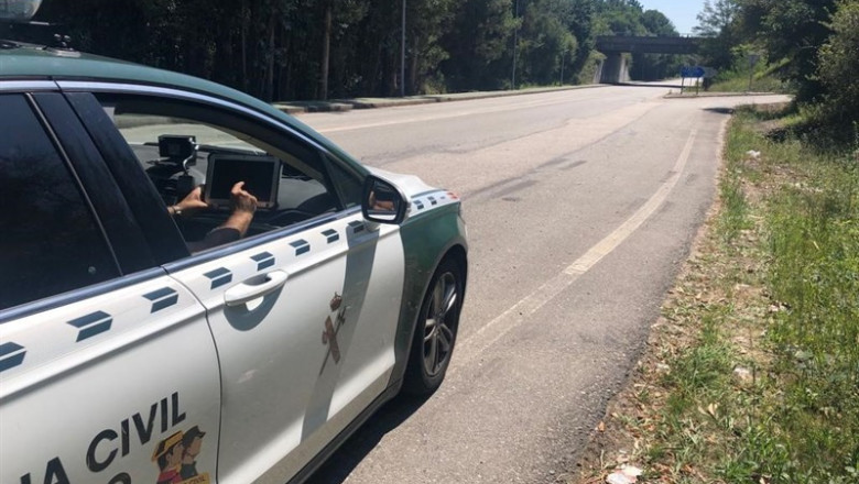 Interceptado un vecino de Vigo en una motocicleta a 168 km/h en un tramo limitado a 80. | GUARDIA CIVIL ep interceptadovecinovigouna motocicleta168 kmhun tramo limitado80