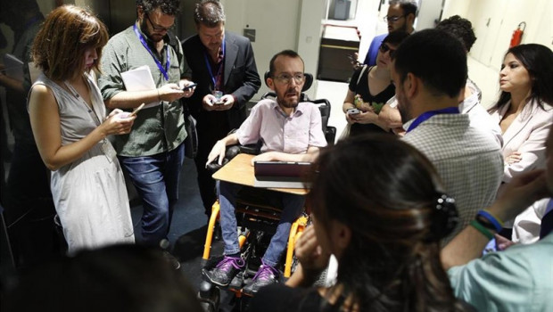 ep jefe negociadorsecretarioaccionpodemos pablo echenique enpasilloscongresolos diputados