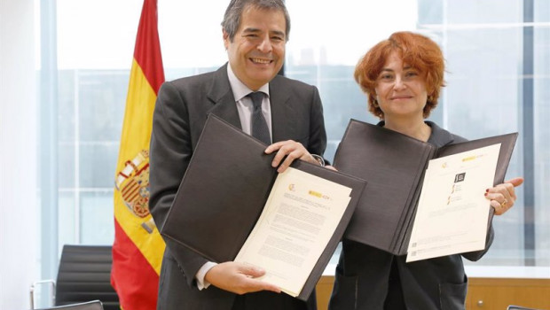 ep la consejera delegada de icex maria pena y el director general de cerveceros de espana jacobo