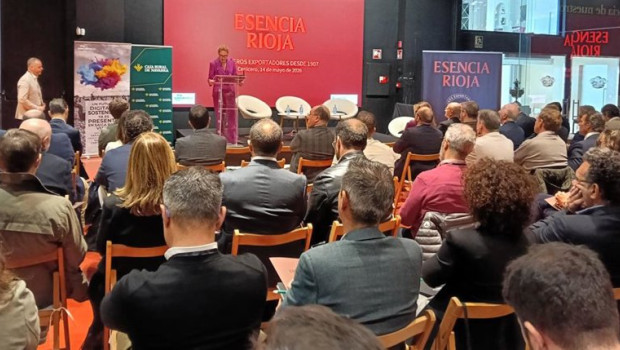 ep la presidenta de la doca rioja raquel perez cuevvas interviene en la asamblea de socios de grupo
