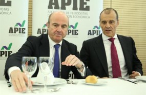 ep luisguindos participacursoeconomiaperiodistas