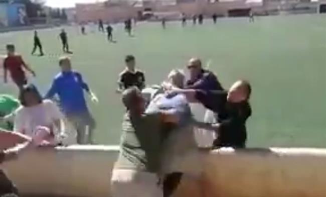 Pelea en un partido infantil en Alaró | VÍDEO TWITTER ep peleaun partido infantilalaro