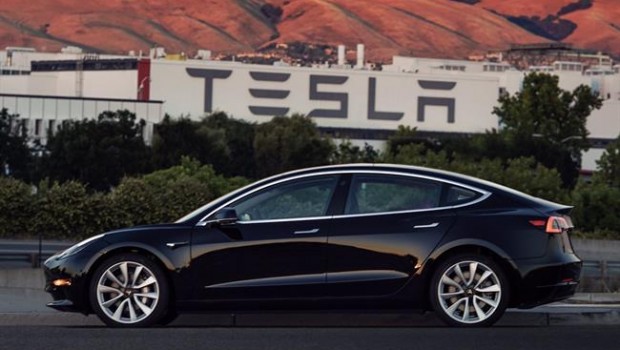 ep primer tesla model 3 salidofabrica