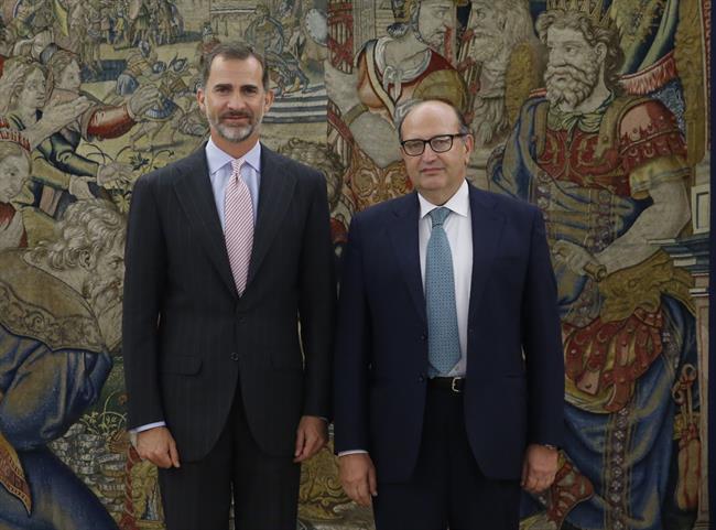 El Rey con el presidente del Tribunal de Cuentas | FRANCISCO GOMEZ CASA REAL ep reypresidentetribunalcuentas