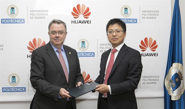Tony Jin Yong, CEO de Huawei España, y Guillermo Cisneros, rector de la UPM | HUAWEI ep tony jin yong ceohuawei espana y guillermo cisneros rectorla upm