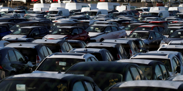 stocks de voitures neuves garees dans un parking a la societe de transport automobile walon france a hordain 20240601111131 