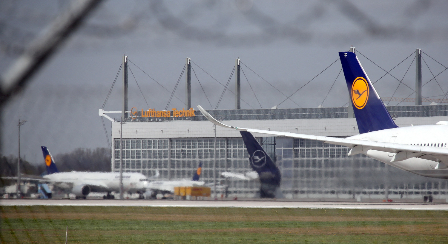 un avion lufthansa a l aeroport de munich 20231007181143 